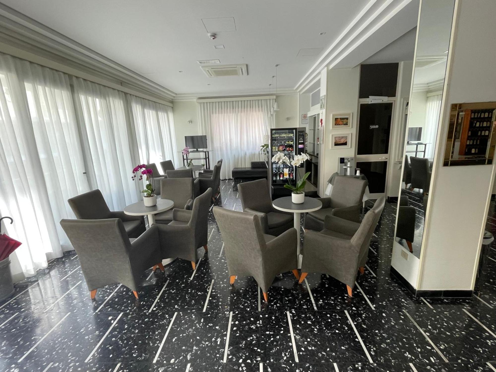 Hotel D'Annunzio 卡托利卡 外观 照片