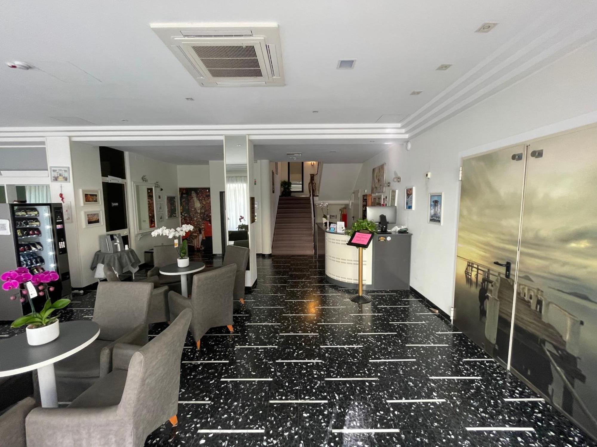 Hotel D'Annunzio 卡托利卡 外观 照片
